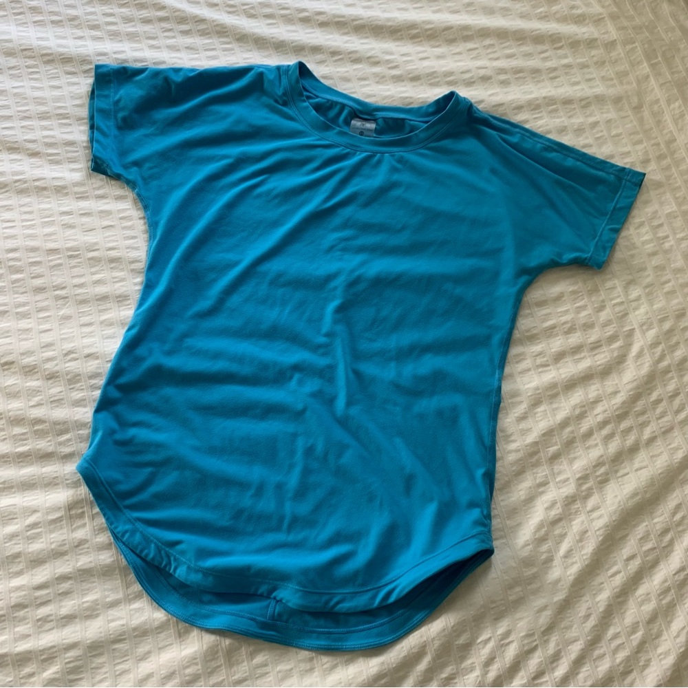 Runners Love Yoga - Relay Active Skylar Short Sleeve running tee - Blue Skies